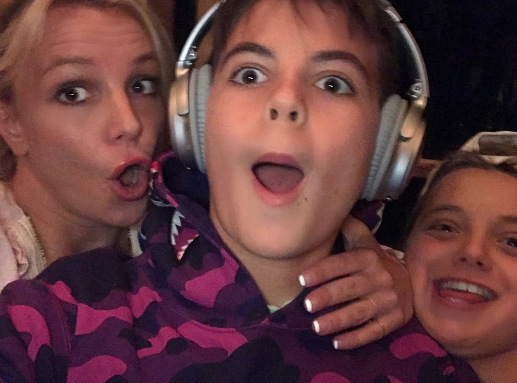 Britney Spears Ex Husband Kevin Federline Receives More Custody E Online